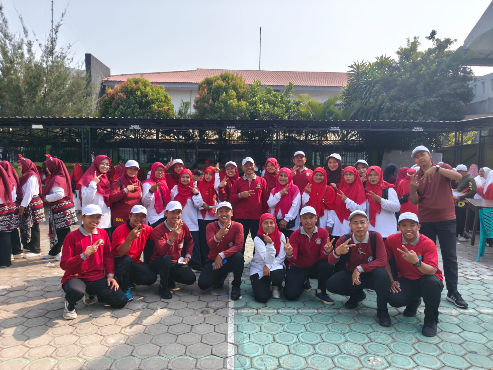 KREATIVITAS DAN KEKOMPAKAN BERBUAH PRESTASI, TIM YEL-YEL MAN 2 KOTA KEDIRI RAIH JUARA II