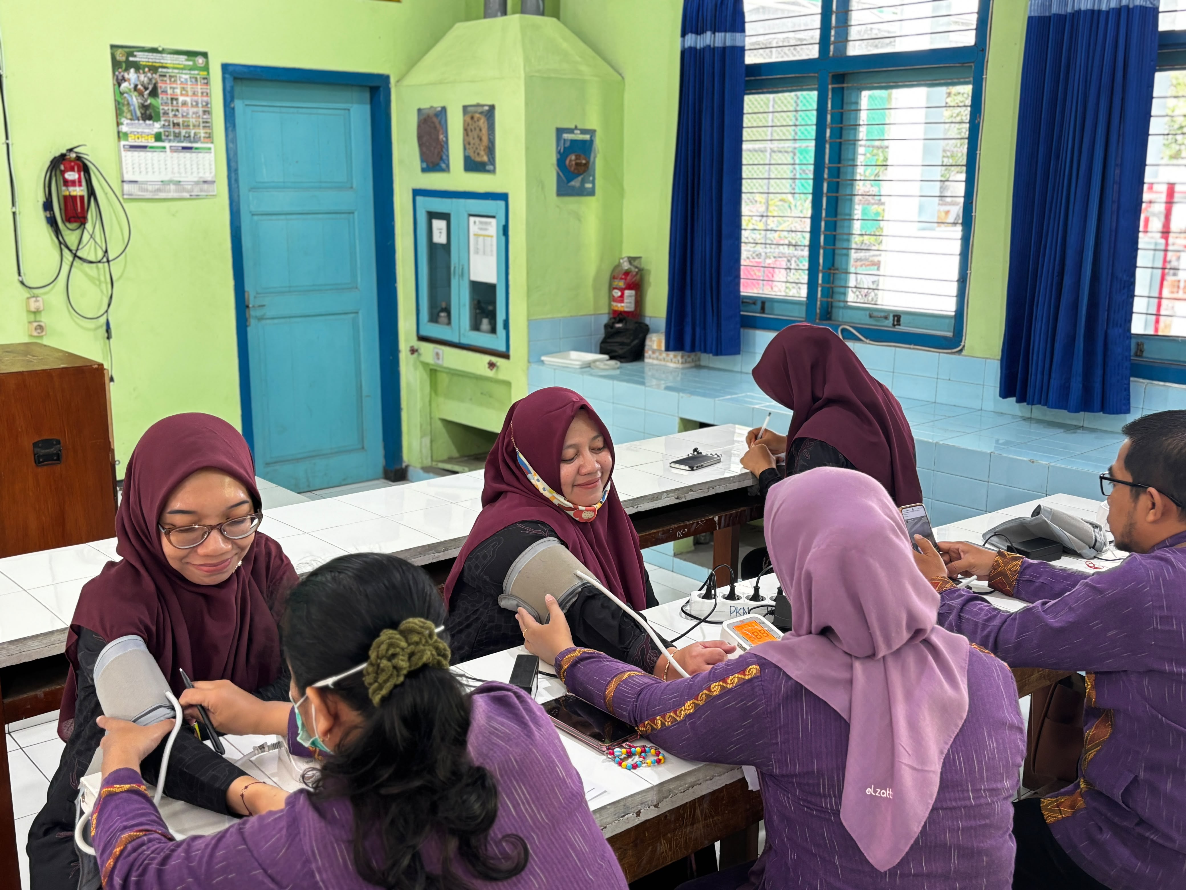 DETEKSI DINI, LANGKAH PEDULI KESEHATAN GTK MAN 2 KOTA KEDIRI