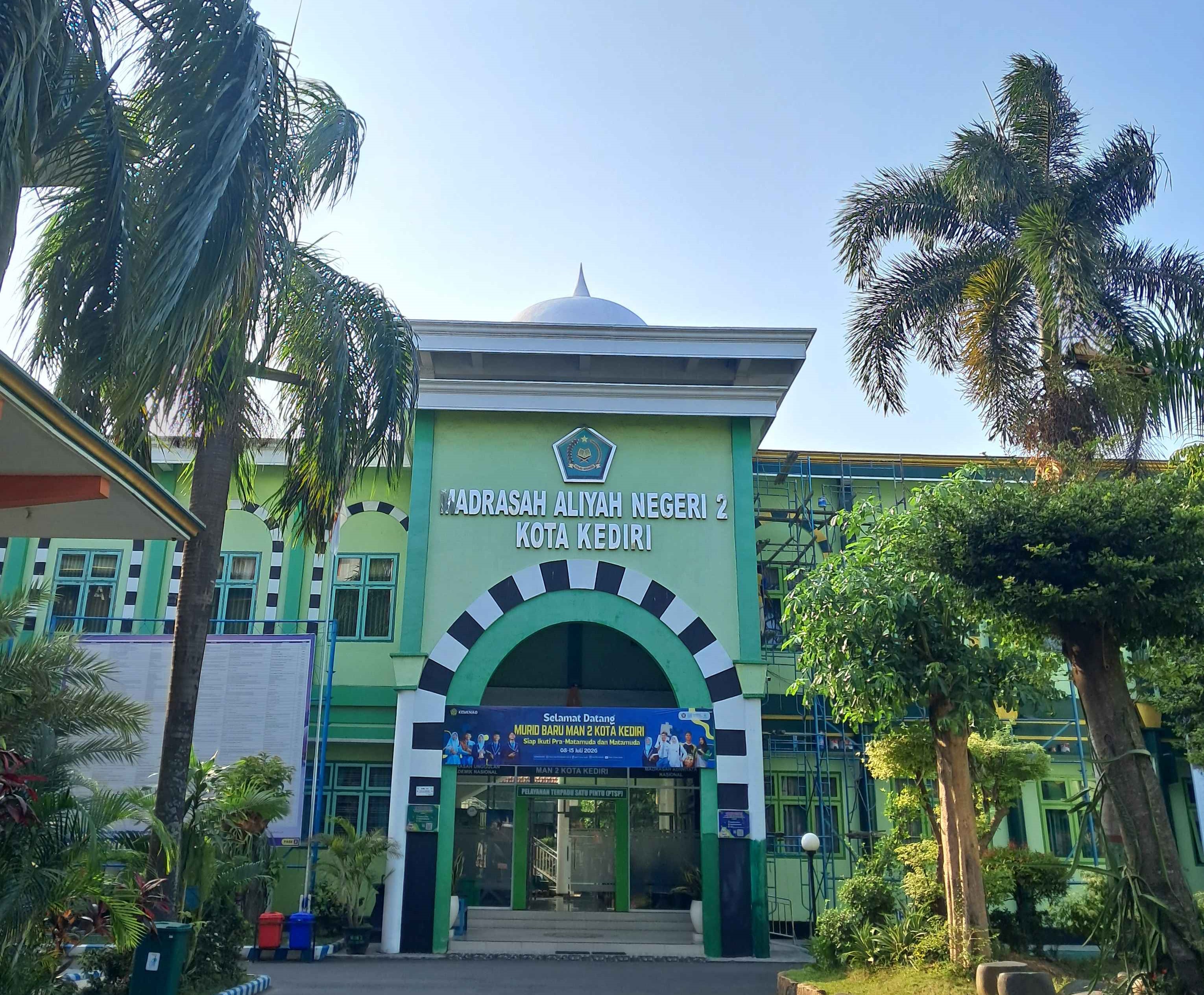 MAN 2 KOTA KEDIRI: ISLAMIC, EXCELLENT, CIVILIZED
