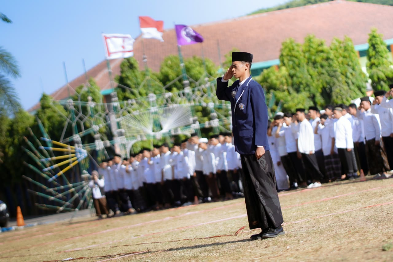 PERINGATI HARI SANTRI NASIONAL, MAN 2 KOTA KEDIRI TEKANKAN SANTRI BERAKHLAK, BERILMU, DAN MANDIRI