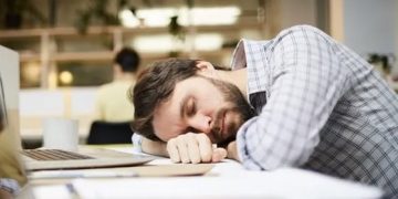 Tidur Sudah Cukup, Tapi Energi Tetap Habis? Ini Penyebabnya