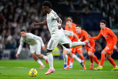 Madrid Geser Barcelona dari Puncak Klasemen Usai Tekuk Sociedad 4-1