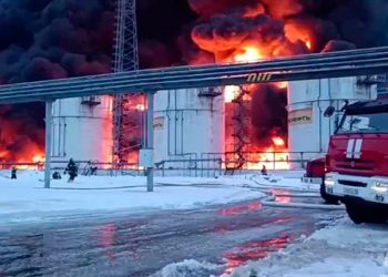 Fasilitas Minyak Rusia Terbakar Usai Diserang Drone Ukraina