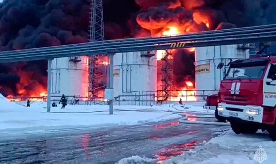 Fasilitas Minyak Rusia Terbakar Usai Diserang Drone Ukraina