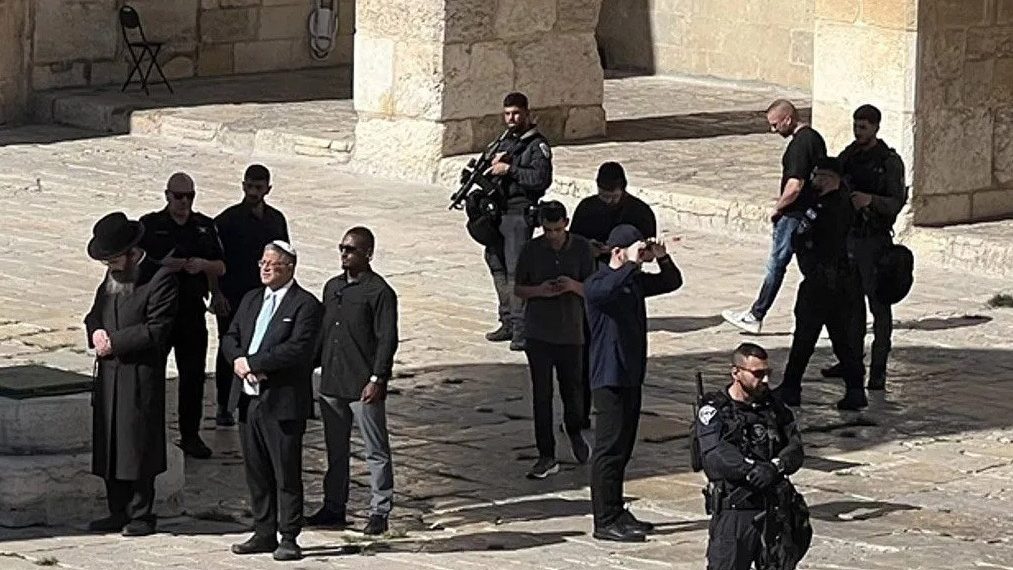 Aparat Israel Menahan Imam Masjid Al-Aqsa di Kompleks Al-Haram Al-Sharif