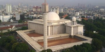 Ikon Keislaman Nusantara: Lima Masjid Terbesar di Indonesia