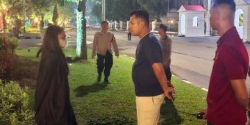 Di Balik Aksi Nekat di Depan Istana, Terungkap Kisah Kelam Seorang Wanita