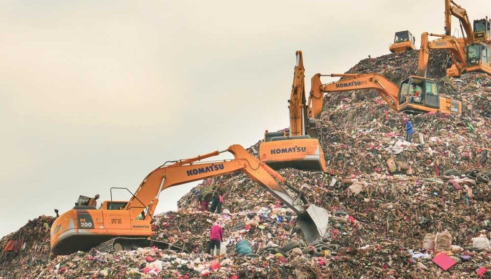 Timbunan Sampah Longsor di Bantargebang Bekasi, 3 Korban Jiwa