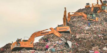 Timbunan Sampah Longsor di Bantargebang Bekasi, 3 Korban Jiwa