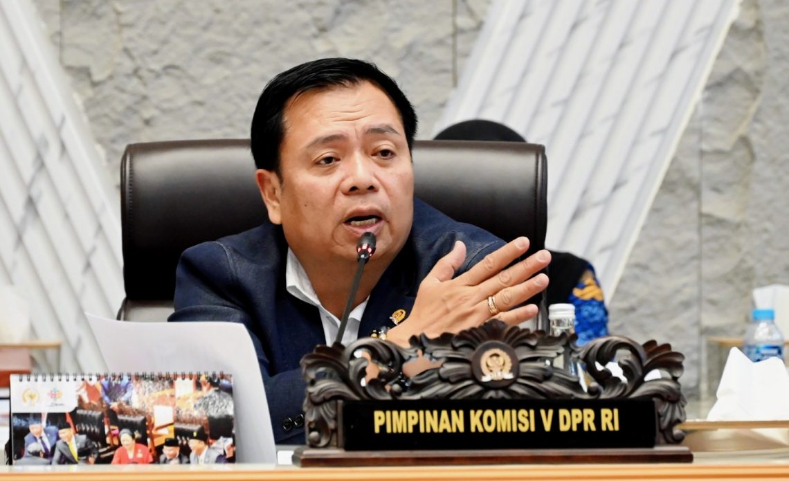 Tiket Pesawat Dalam Negeri Lebih Mahal dari Luar Negeri, DPR Minta Pemerintah Evaluasi