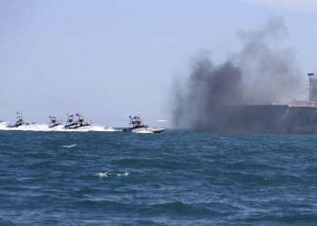 Iran Tutup Selat Hormuz, Ancam Kapal- Kapal Yang Melintas Kami Rudal