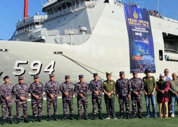 Ribuan Pemudik Diberangkatkan TNI AL ke Bangka Belitung Menggunakan Kapal Perang
