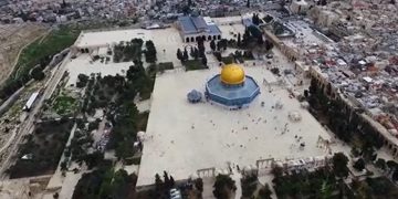 Akses Ditutup, Warga Palestina Tak Bisa Salat Id di Al-Aqsa