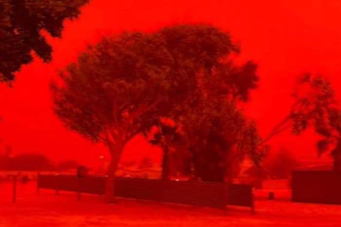 Langit Merah Darah Selimuti Australia Barat, Dampak Siklon Narelle