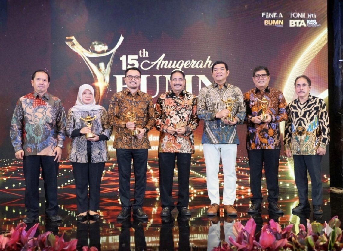 Direktur Utama Petrokimia Gresik Daconi Khotob Dinobatkan sebagai Best CEO Visionary Leadership