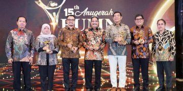 Direktur Utama Petrokimia Gresik Daconi Khotob Dinobatkan sebagai Best CEO Visionary Leadership