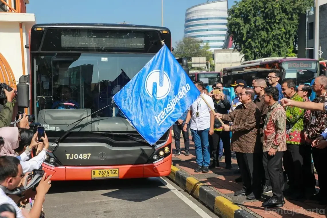 Pemprov DKI Akan Evaluasi Tarif Transjabodetabek Blok M–Soetta Setelah Tiga Bulan Operasi