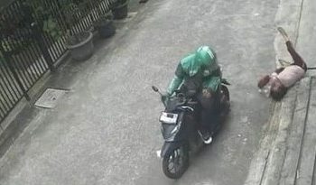 Gagal Jambret Nenek 70 Tahun, Pria di Jelambar Malah Balik Jadi ‘Relawan Dadakan’