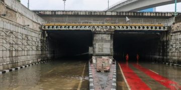 Banjir Genangi Underpass Mampang, Akses Jalan Sementara Ditutup