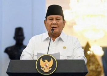 Pertemuan Penting di Istana, Prabowo Rangkul Mantan Presiden