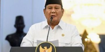 Pertemuan Penting di Istana, Prabowo Rangkul Mantan Presiden