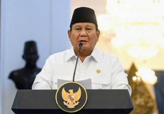 Pertemuan Penting di Istana, Prabowo Rangkul Mantan Presiden