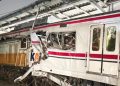 Kereta Jarak Jauh dan KRL Commuter Line Bertabrakan di Stasiun Bekasi Timur
