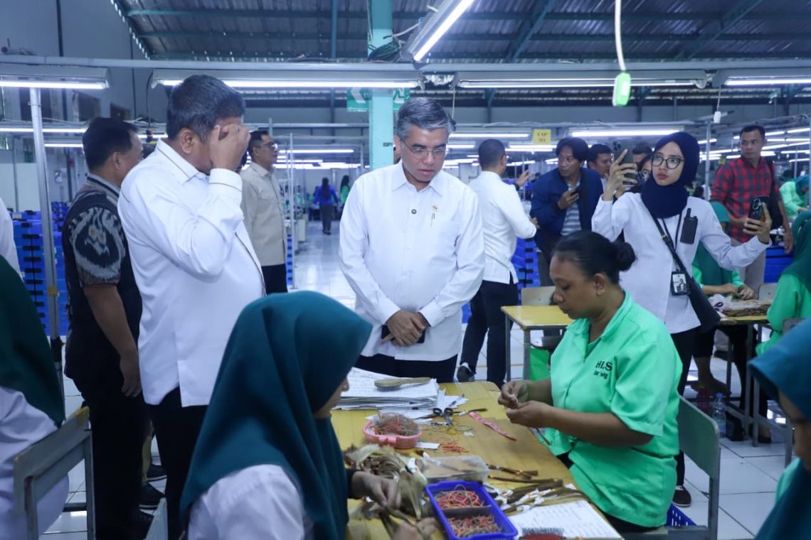 THR Tak Dibayar Penuh 2026 Menaker Sidak Perusahaan di Semarang