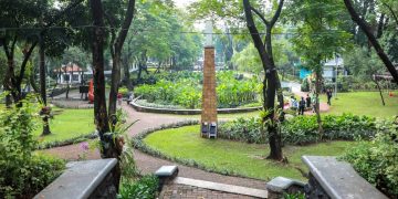 Jangan ke Mal Terus! Ini 8 Taman Jakarta yang Lagi Jadi Incaran Saat Libur Panjang