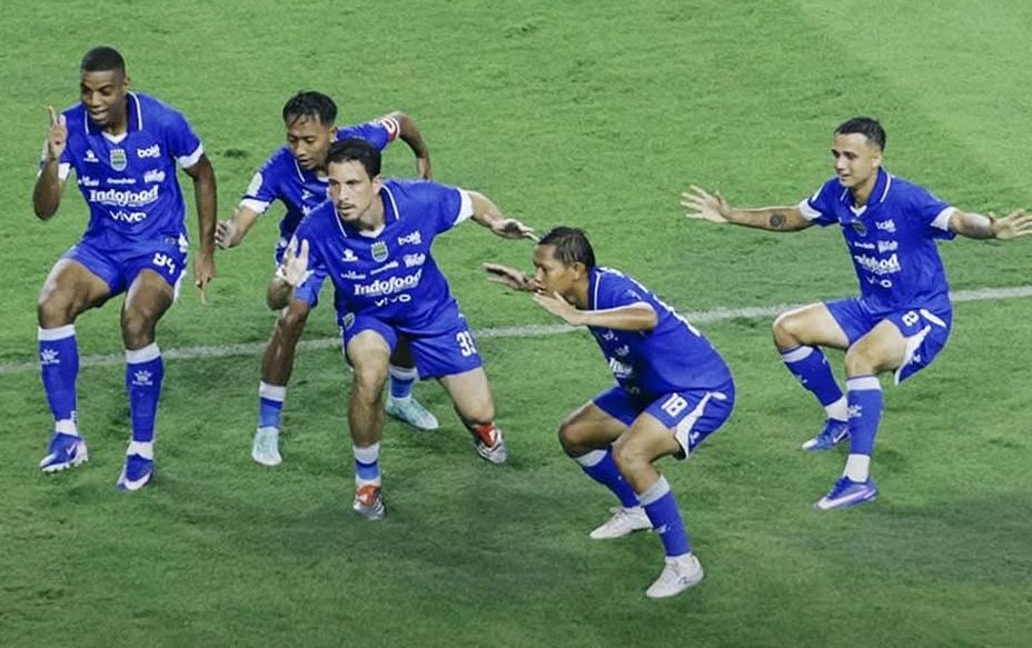 Persib Bandung Selangkah Lagi Juara Super League 2025/2026 Setelah Tekuk Persija