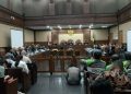 Nadiem Makarim Pertanyakan Tuntutan 18 Tahun Penjara dalam Kasus Chromebook
