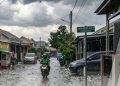 Angin Kencang Disertai Hujan Es Hantam Jatiasih Bekasi
