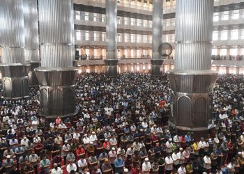 95% Warga Indonesia Rutin Beribadah, Tertinggi di Dunia