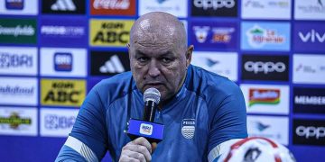 Persib Resmi Berpisah dengan Pelatih Bojan Hodak