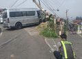 Hiace Hilang Kendali di Jalur Bromo, Empat Kendaraan Terlibat Kecelakaan