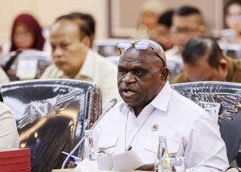 Di Tengah Polemik Jabatan Polisi, Pigai Usulkan Sipil Bisa Menjabat di Polri