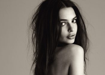 Emily Ratajkowski Ungkap Pengalaman Setelah Menjadi Ibu Tunggal