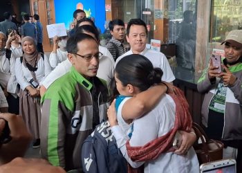 Nadiem Makarim Kenakan Jaket Ojol Saat Hadiri Sidang Pleidoi Kasus Chromebook 2026