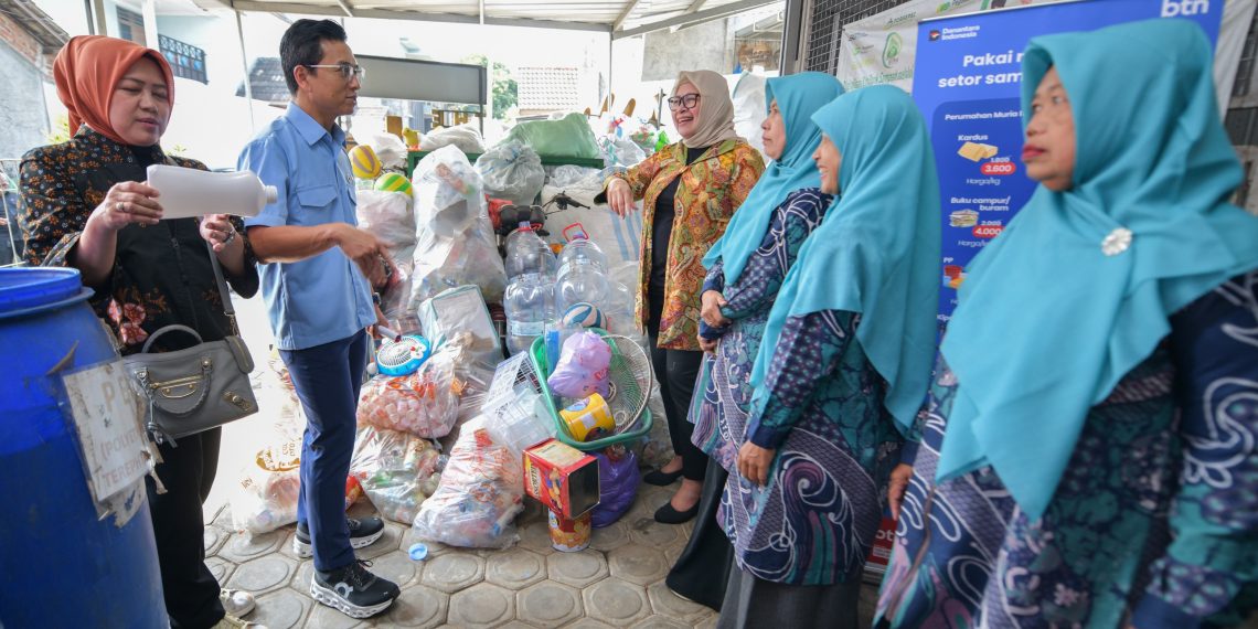 Btn Gandeng Bank Sampah Kurangi Emisi Rumah