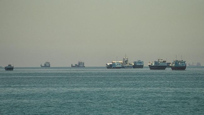 Harga Minyak Naik, Puluhan Kapal Tanker Mulai Tinggalkan Selat Hormuz