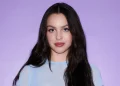 Olivia Rodrigo Mengaku Sulit Mendengar dengan Telinga Kiri