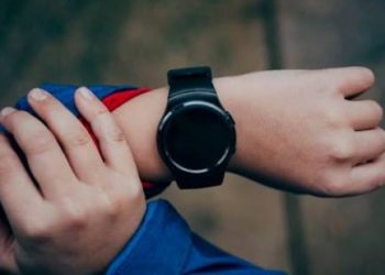 Posisi Memakai Jam Tangan Kerap Dikaitkan dengan Karakter, Kamu Lebih Nyaman di Kanan atau Kiri?