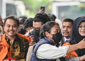 Roy Suryo dan Tifa Resmi Diserahkan ke Kejari Jakarta Selatan