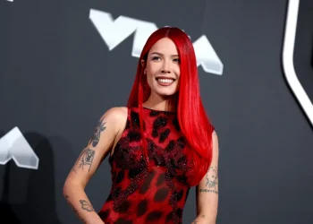 Halsey Murka ke Anthony Fantano, Kritik Lama Kembali Jadi Perdebatan