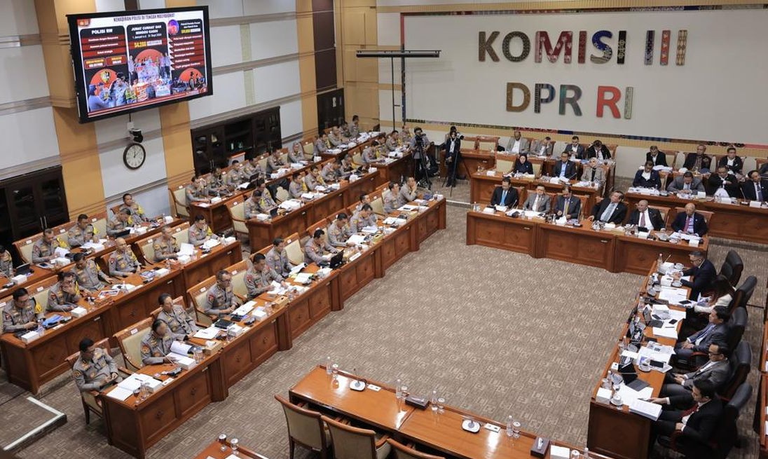 RUU Polri 2026: Pemerintah Usulkan Usia Pensiun Bintara 59 Tahun, Perwira 60 Tahun
