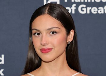 Olivia Rodrigo Go Public, Akui Jalin Hubungan dengan Julian Croonenberghs