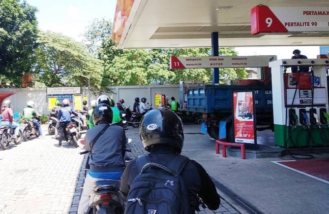 Heboh Kabar Penunggak Pajak Kendaraan Tak Bisa Beli Pertalite, Pertamina Buka Suara