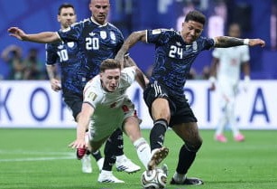Argentina Hancurkan Mimpi Inggris, Menang Dramatis 2-1 dan Lolos ke Final