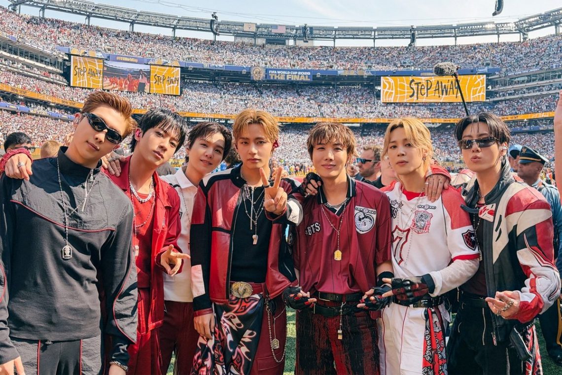 BTS Tampil Memukau di Final Piala Dunia 2026, Outfit Merahnya Punya Makna Khusus