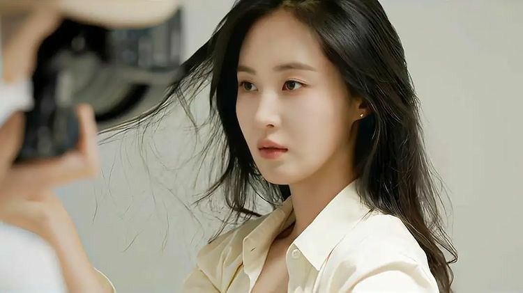 Merasa Hampa di Puncak Karier, Yuri SNSD Pilih Pindah ke Jeju